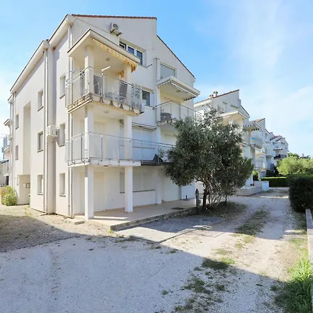 Apartman Gumbek11, Two Story, Two-bedroom By The Sea *