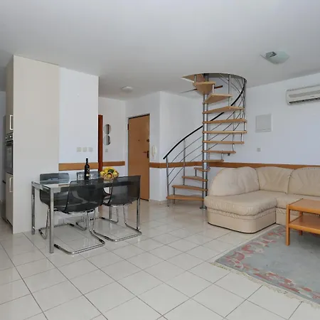 Apartment Gumbek11, Two Story, Two-bedroom By The Sea *