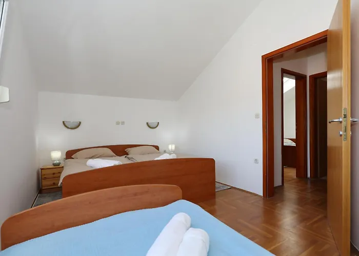 Gumbek11, Two Story, Two-bedroom By The Sea *