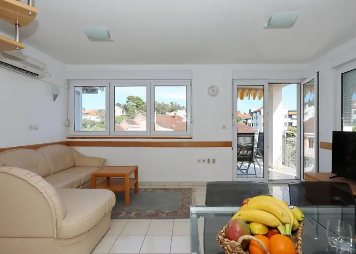 Апартаменты Gumbek11, Two Story, Two-bedroom By The Sea Петрчане