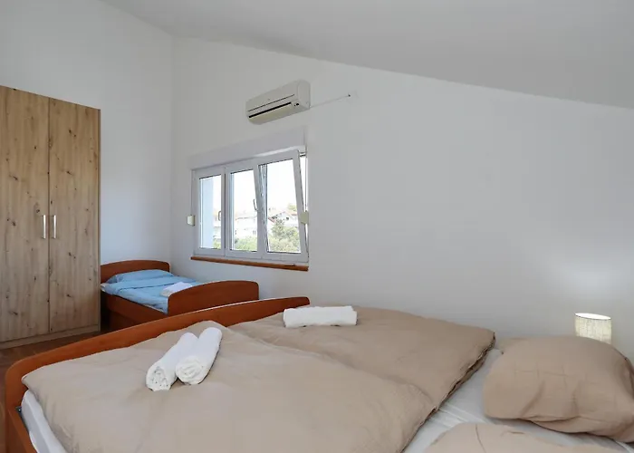 Gumbek11, Two Story, Two-bedroom By The Sea *