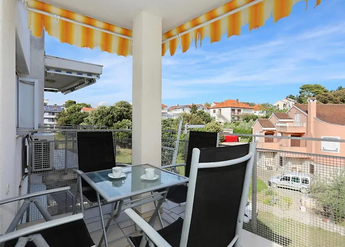 Апартаменты Gumbek11, Two Story, Two-bedroom By The Sea Петрчане