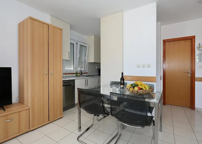 Gumbek11, Two Story, Two-bedroom By The Sea *